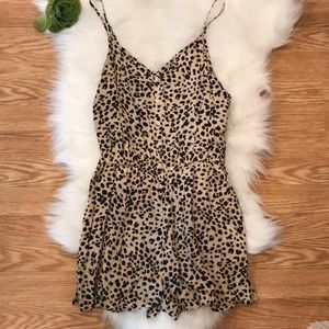 ✨Cheetah print romper✨